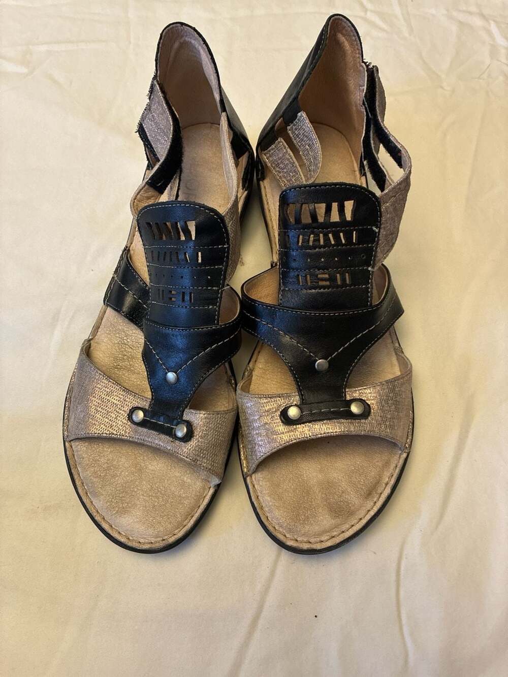 Dorking by Fluchos Women's Oda D6769 Leather Wedge Sandals in Black/Metallic Sil